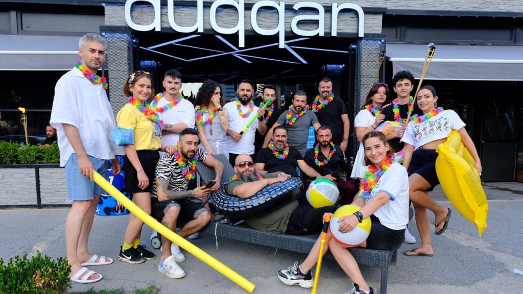 Duqqan Sahne’de muhteşem “Beach” party