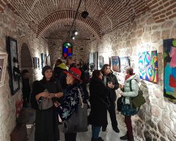 Galeri Abay / Sanat-ı Alâ 2023’ün son sergisinde sanatçıları ve sanatseverleri bir araya getirdi.