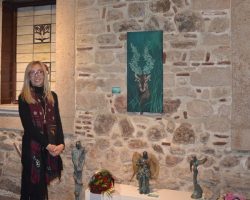 Elif Onaran şiirleriyle heykellerine hayat vermeye devam ediyor